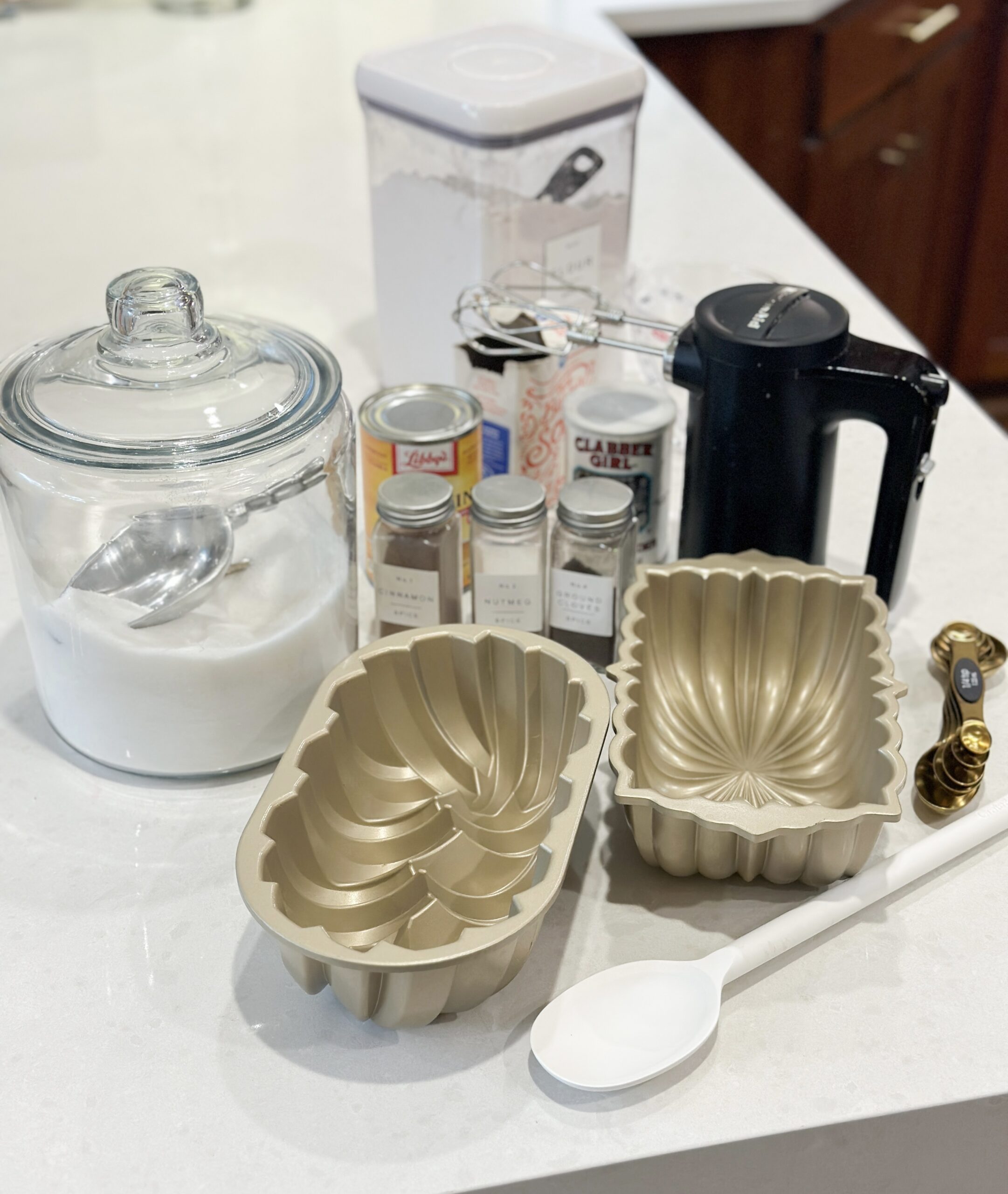 pumpkin bread, cindy swanson, holiday recipe, bread pan, baking essentials, holiday hosting